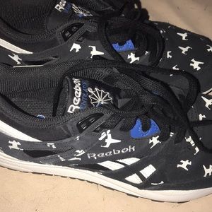 RARE🔥 vintage Reeboks size men 9 1/2